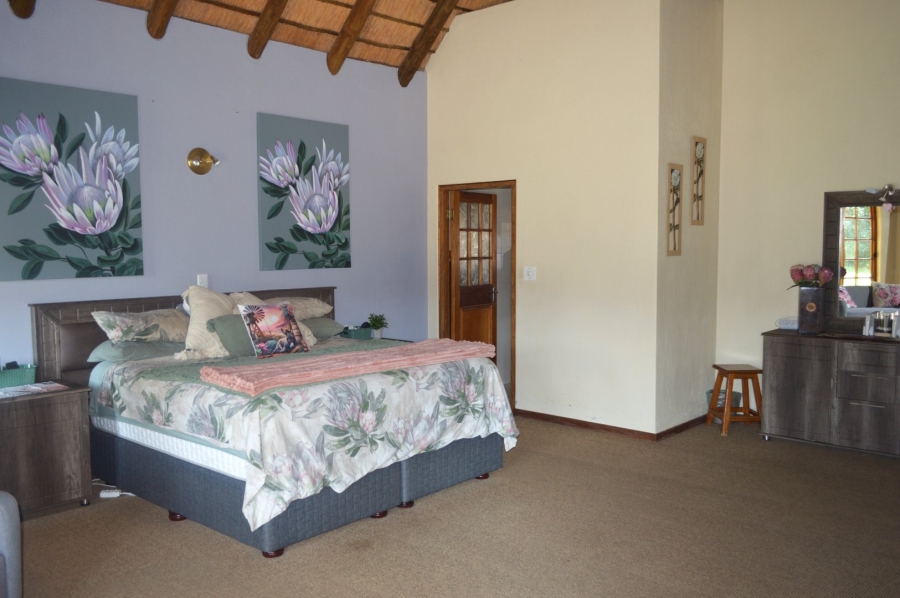 5 Bedroom Property for Sale in Wilkoppies North West